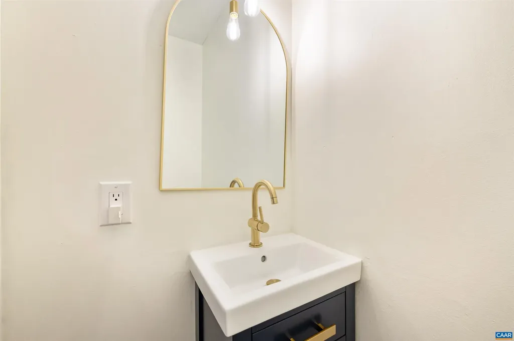 1552 Garden Court Charlottesville VA 22901