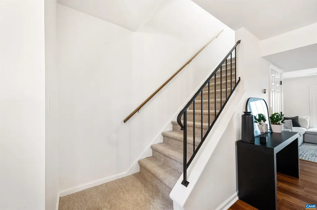 1552 Garden Court Charlottesville VA 22901