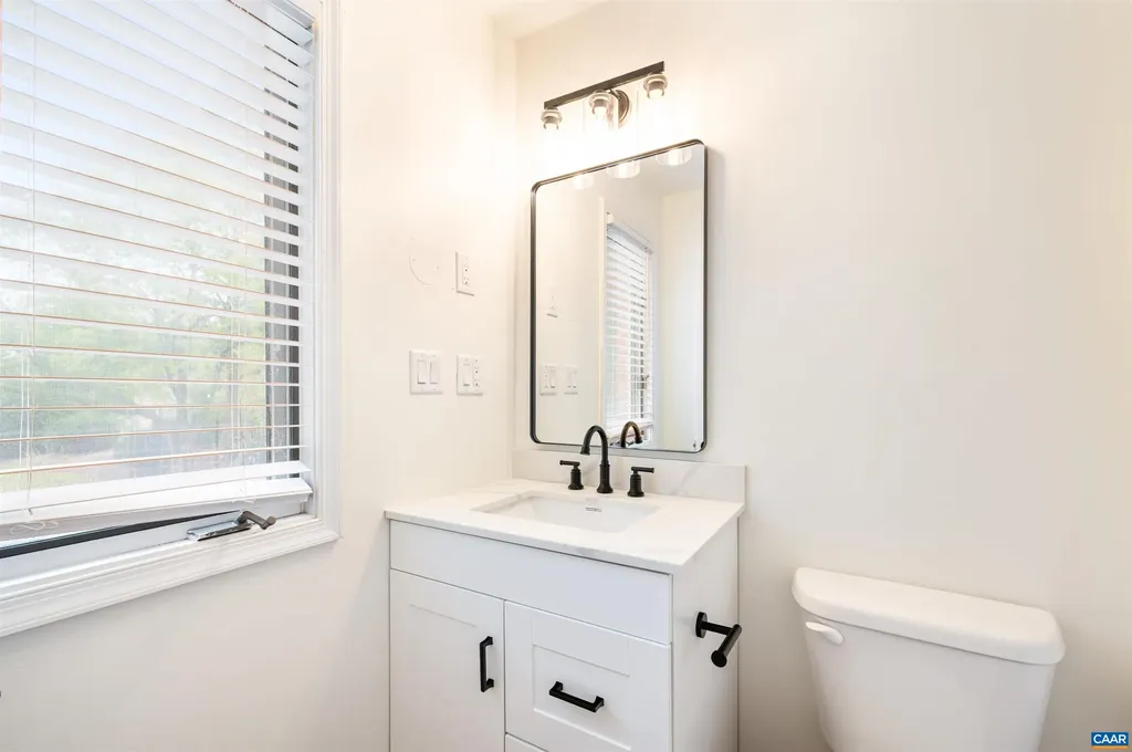 1552 Garden Court Charlottesville VA 22901