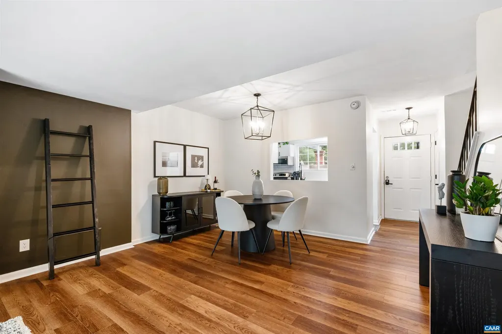 1552 Garden Court Charlottesville VA 22901