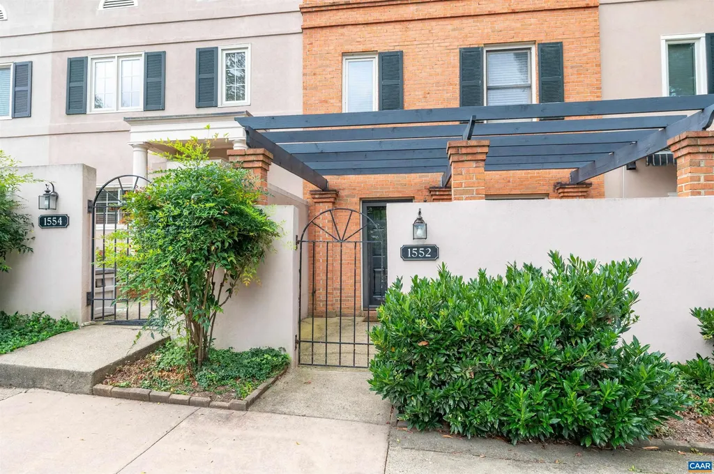 1552 Garden Court Charlottesville VA 22901