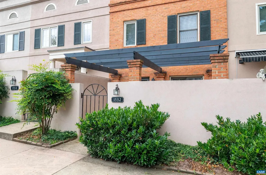 1552 Garden Court Charlottesville VA 22901