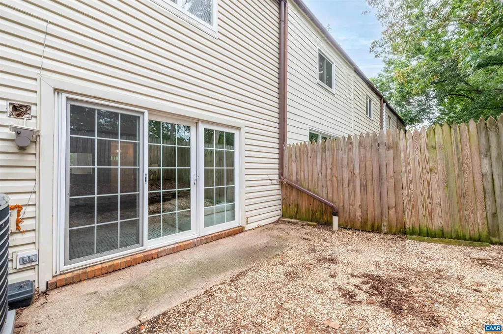 1552 Garden Court Charlottesville VA 22901