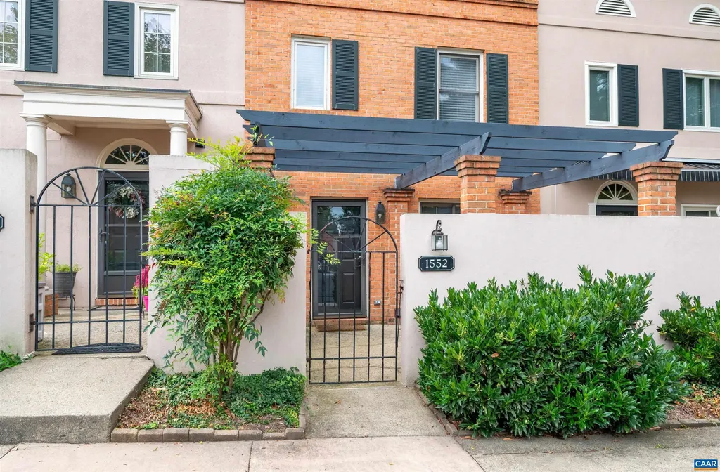 1552 Garden Court Charlottesville VA 22901
