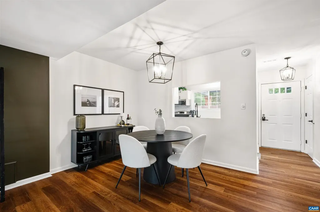 1552 Garden Court Charlottesville VA 22901