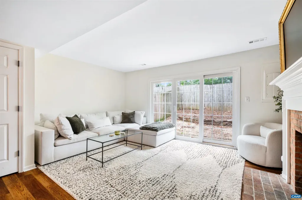 1552 Garden Court Charlottesville VA 22901