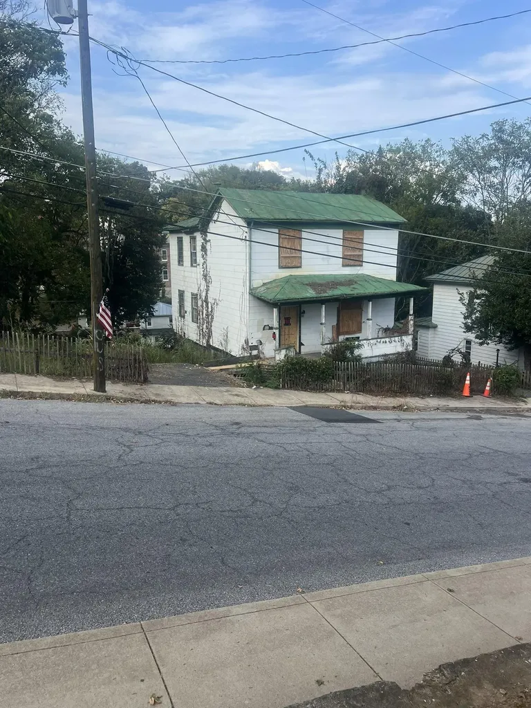 1105 Johnson W Staunton VA 24401