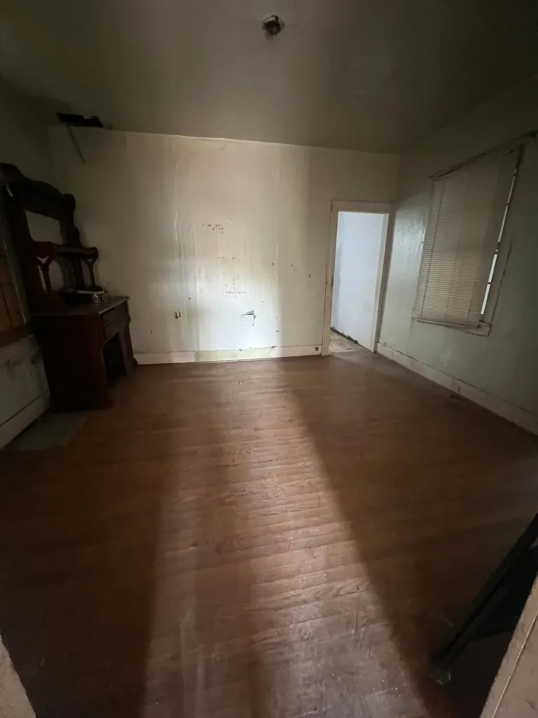 1105 Johnson W Staunton VA 24401