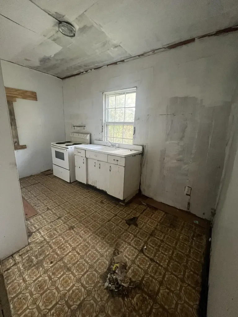 1105 Johnson W Staunton VA 24401