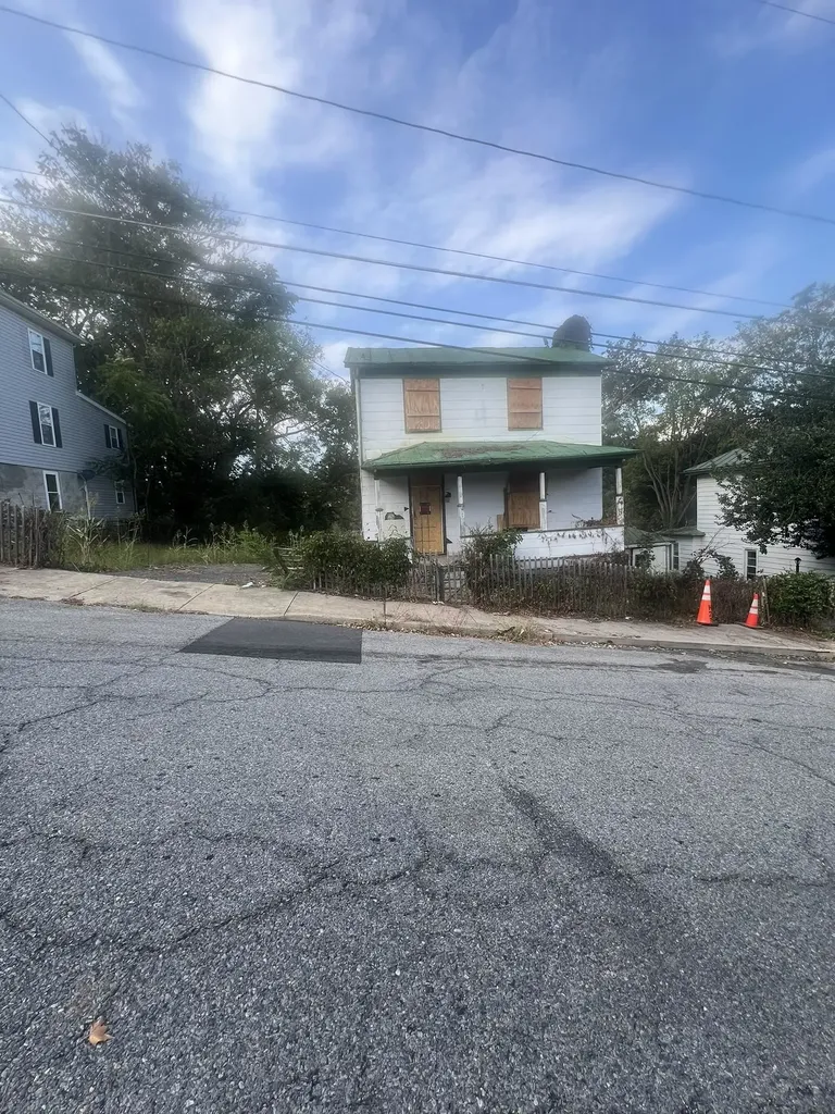 1105 Johnson W Staunton VA 24401