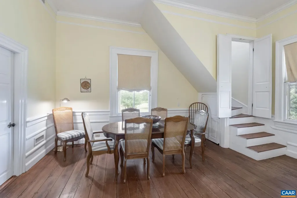 12534 Howardsville Road Howardsville VA 24562