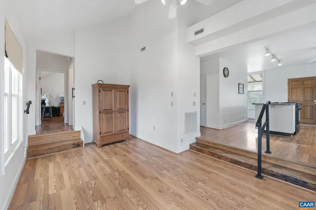 12534 Howardsville Road Howardsville VA 24562