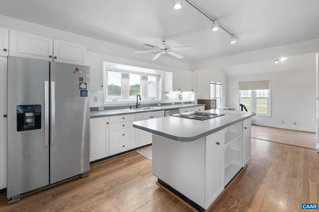 12534 Howardsville Road Howardsville VA 24562