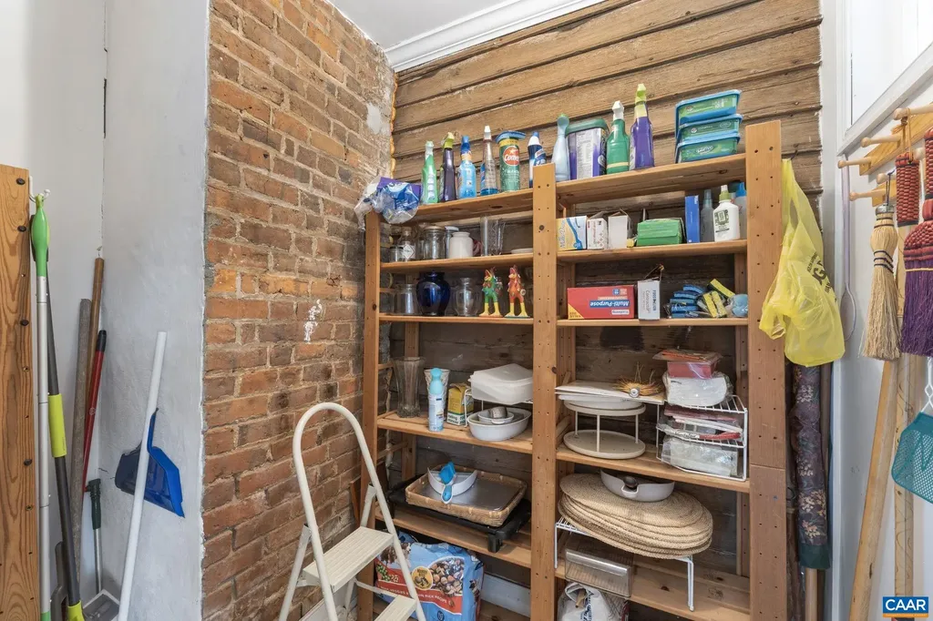 12534 Howardsville Road Howardsville VA 24562