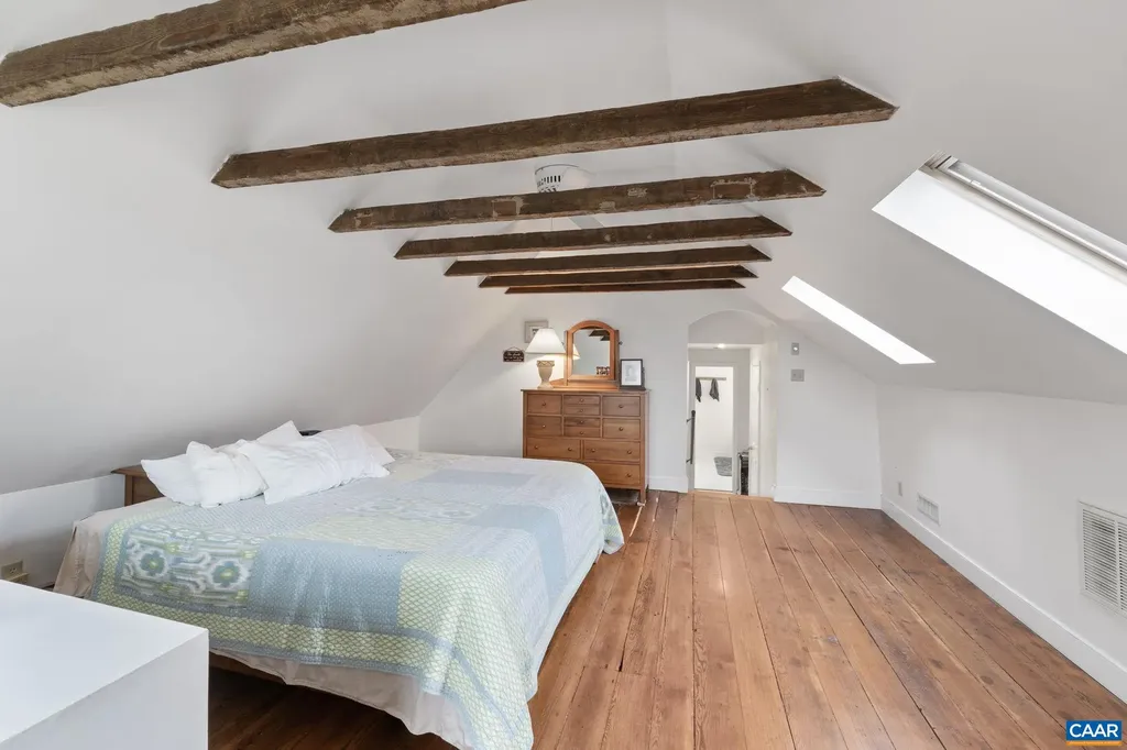 12534 Howardsville Road Howardsville VA 24562