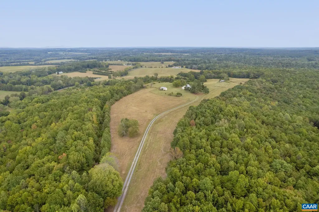 12534 Howardsville Road Howardsville VA 24562