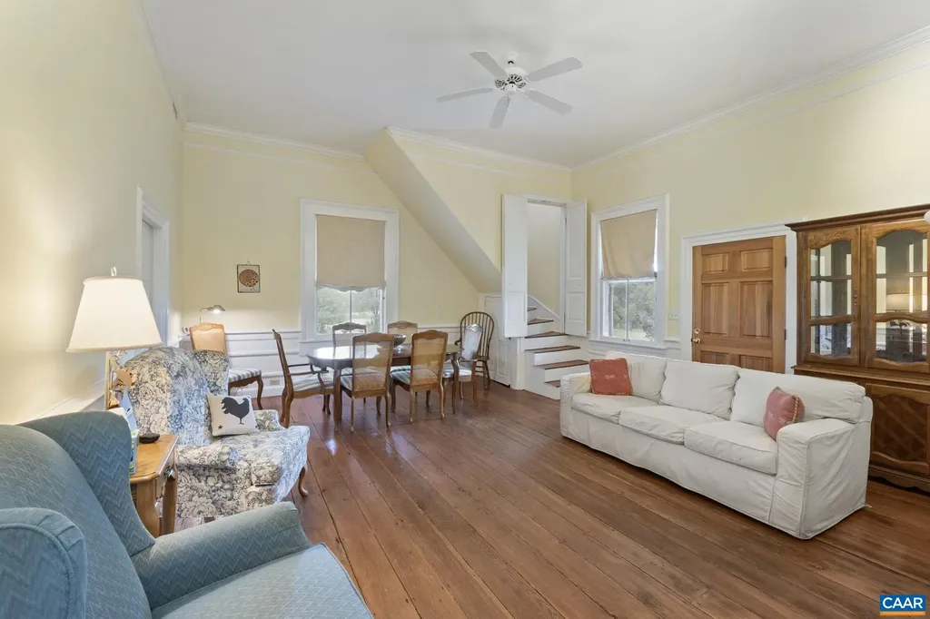 12534 Howardsville Road Howardsville VA 24562