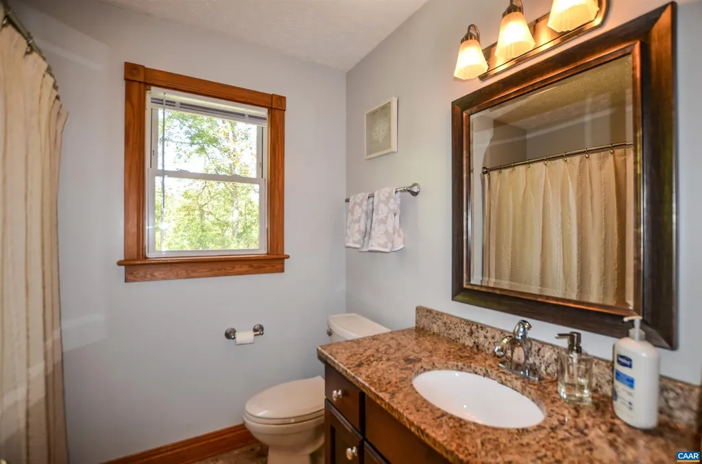 6 Begum Road Palmyra VA 22963