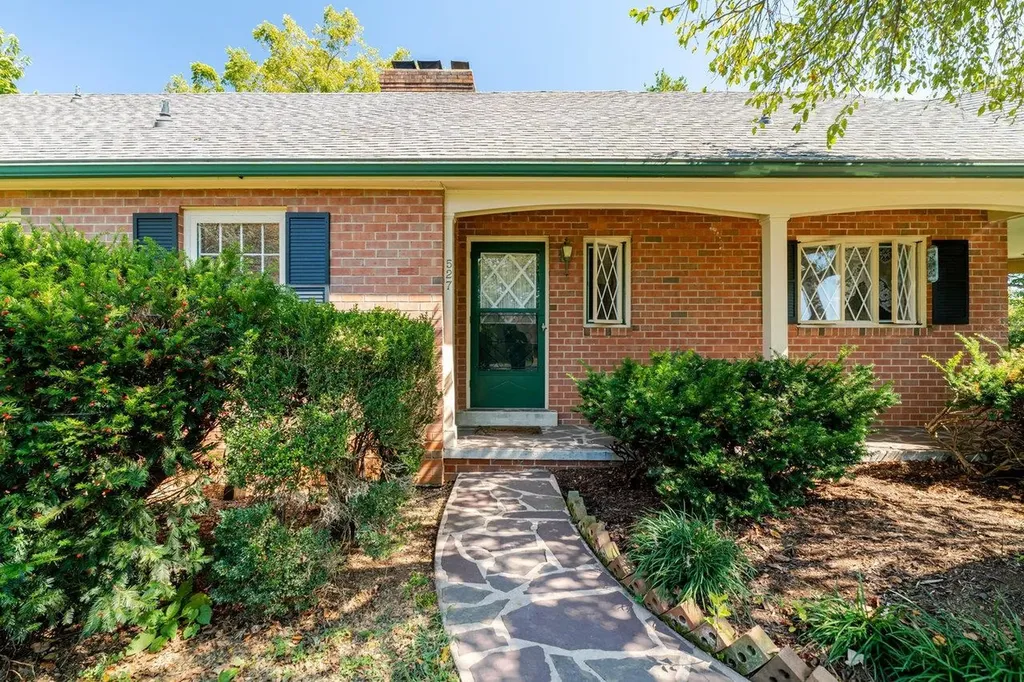 527 Crestover Drive Broadway VA 22815