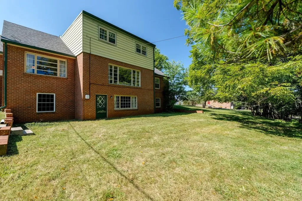 527 Crestover Drive Broadway VA 22815