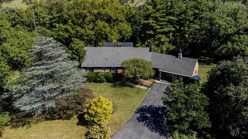 527 Crestover Drive Broadway VA 22815