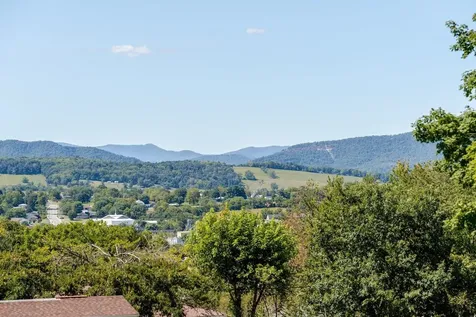 527 Crestover Drive Broadway VA 22815