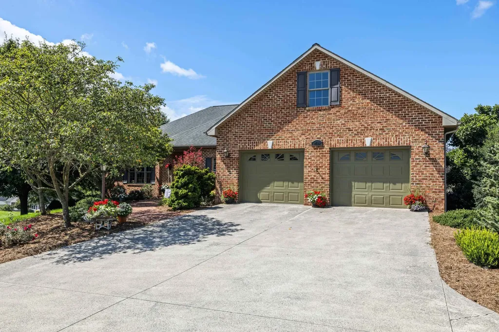 1529 Mount Crawford Avenue Bridgewater VA 22812