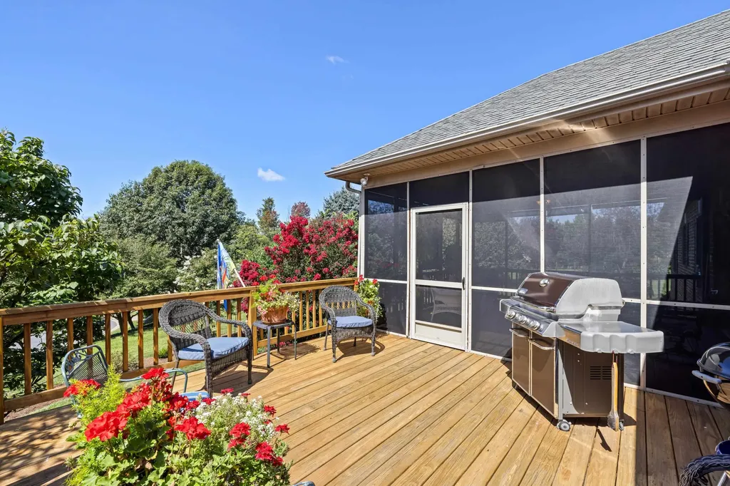 1529 Mount Crawford Avenue Bridgewater VA 22812