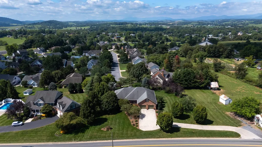 1529 Mount Crawford Avenue Bridgewater VA 22812