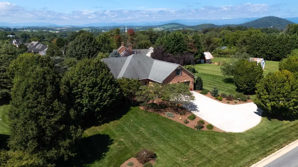 1529 Mount Crawford Avenue Bridgewater VA 22812