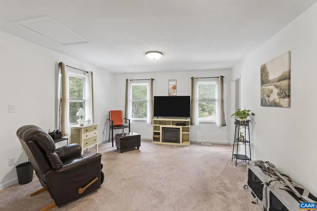 340 Jefferson Drive Palmyra VA 22963