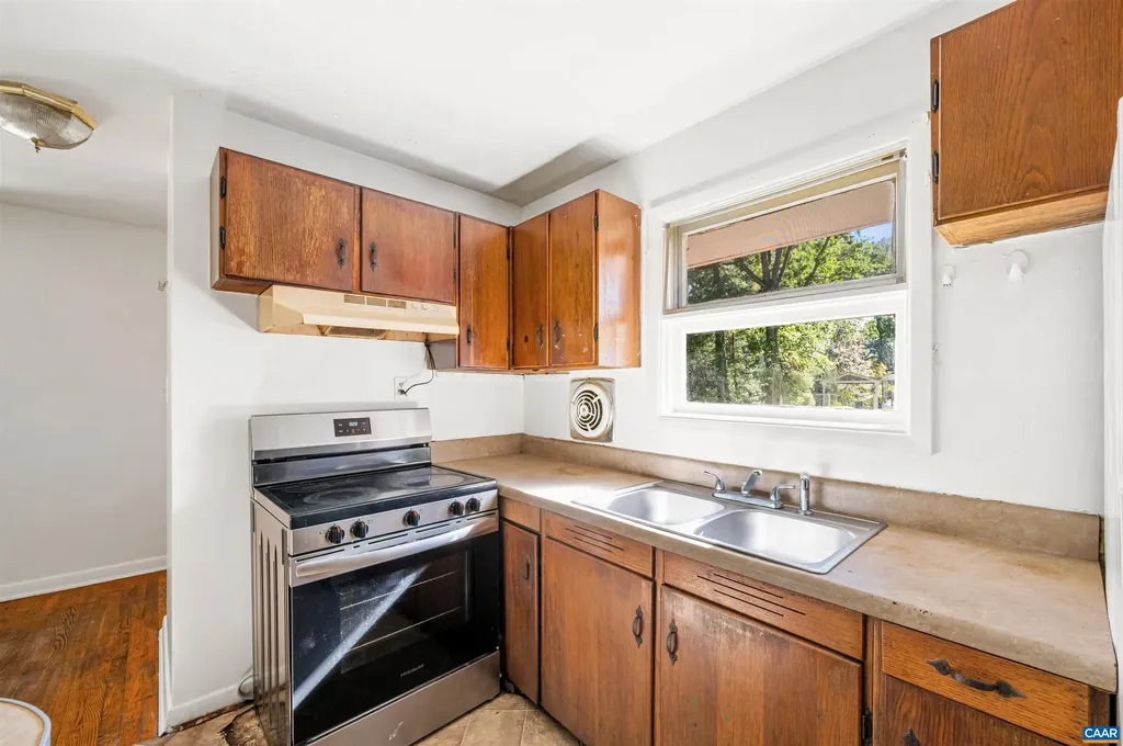 2302 Summit Road Charlottesville VA 22901