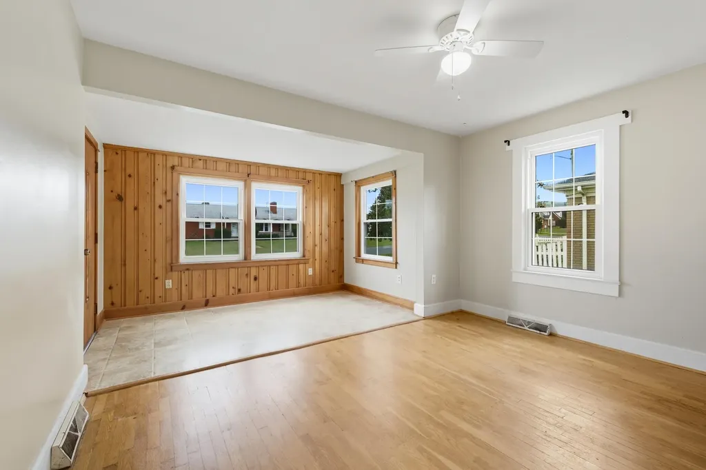 403 Lee Avenue Elkton VA 22827