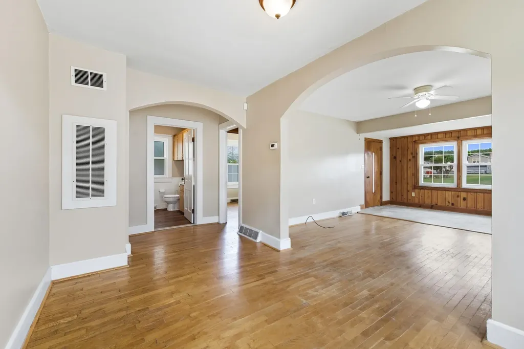 403 Lee Avenue Elkton VA 22827