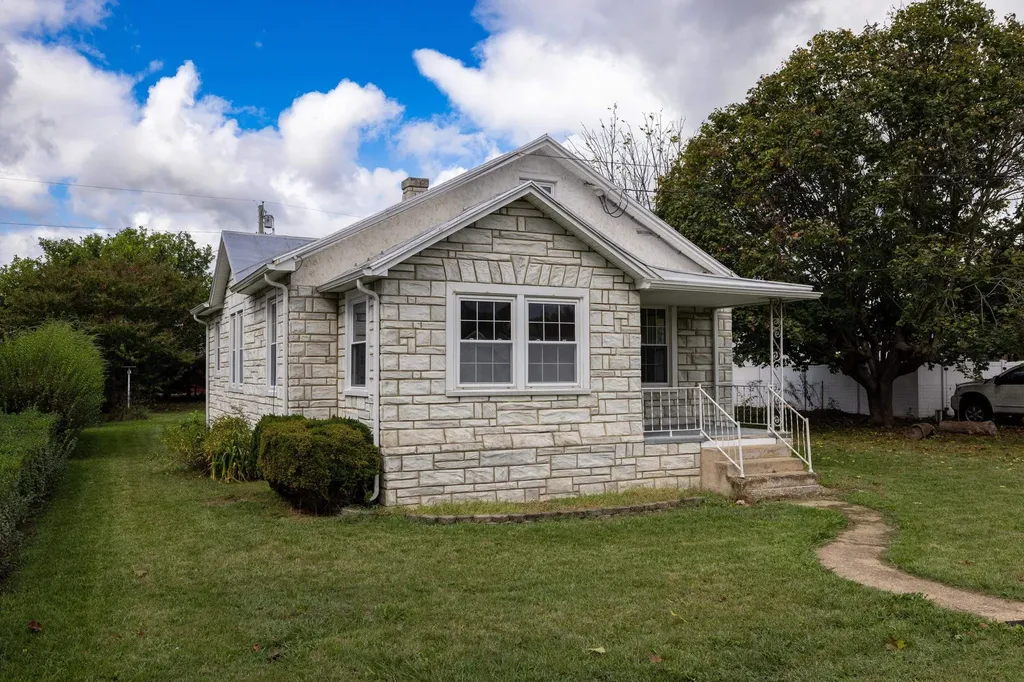 403 Lee Avenue Elkton VA 22827