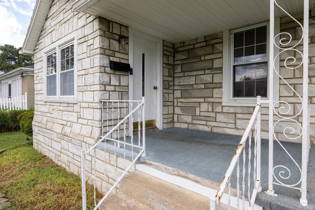 403 Lee Avenue Elkton VA 22827