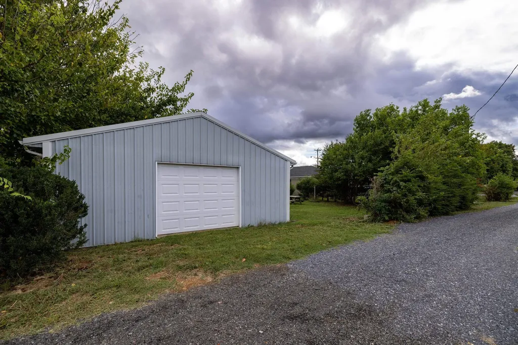 403 Lee Avenue Elkton VA 22827