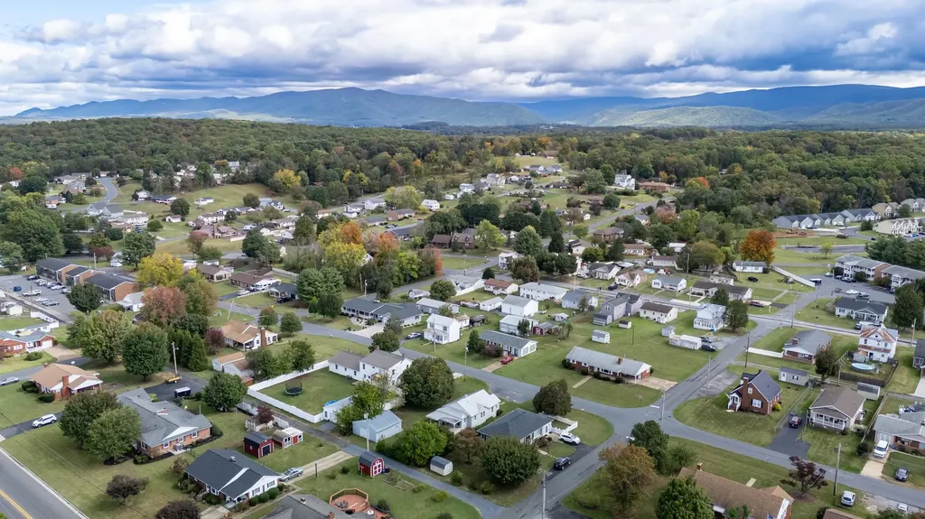 403 Lee Avenue Elkton VA 22827