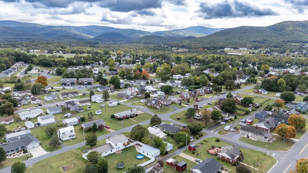 403 Lee Avenue Elkton VA 22827