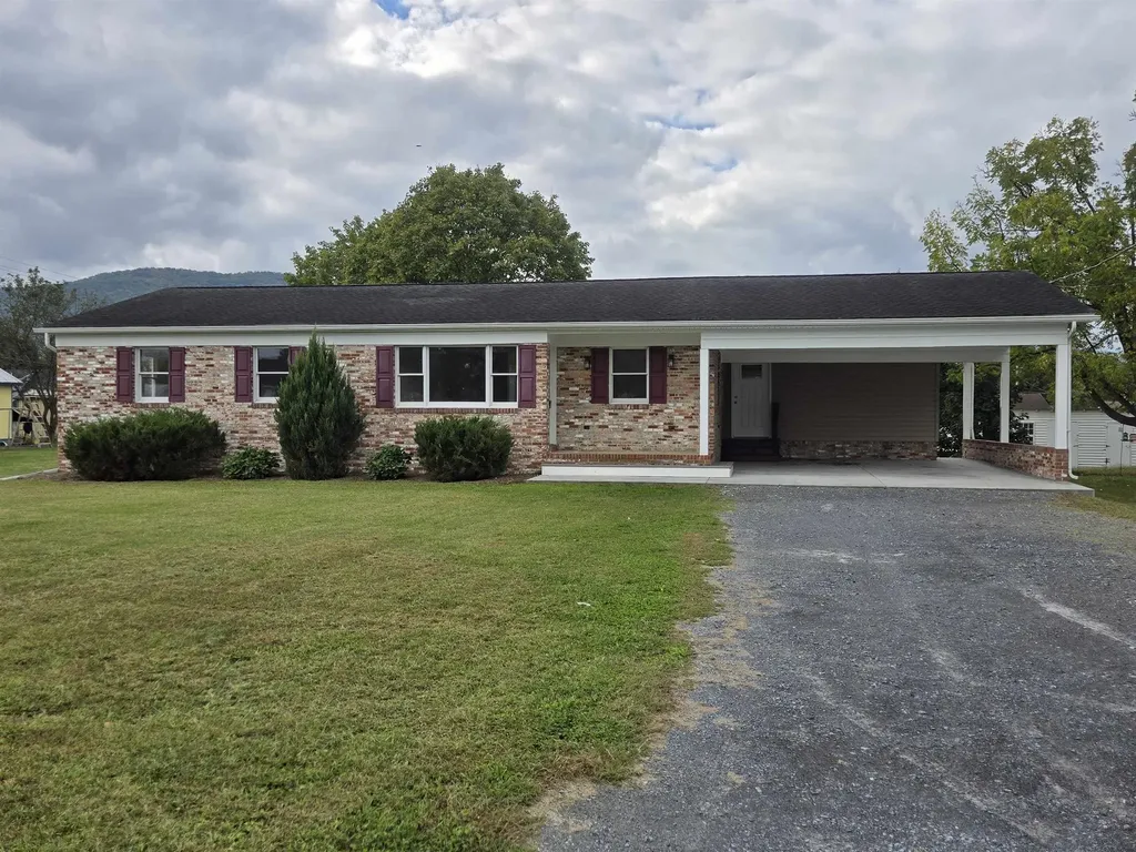 307 Spring Avenue W Elkton VA 22827
