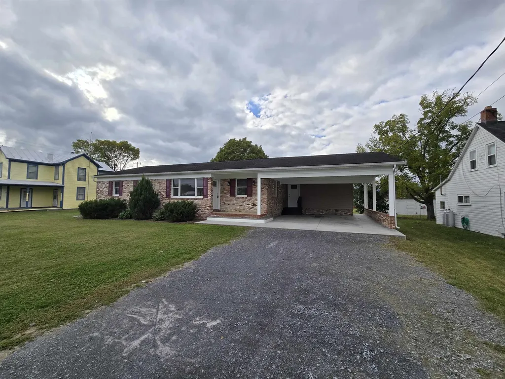 307 Spring Avenue W Elkton VA 22827