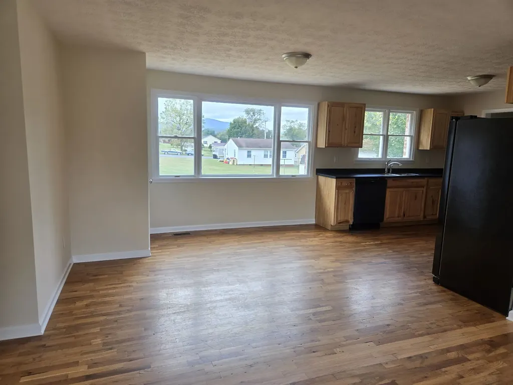 307 Spring Avenue W Elkton VA 22827