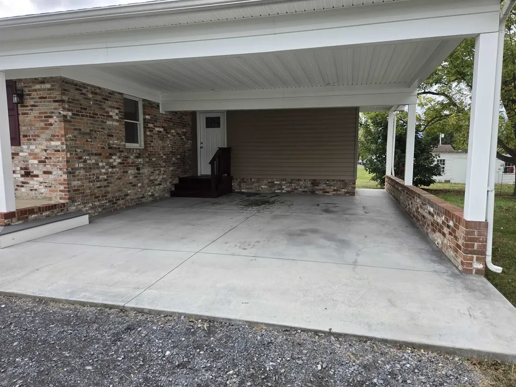 307 Spring Avenue W Elkton VA 22827