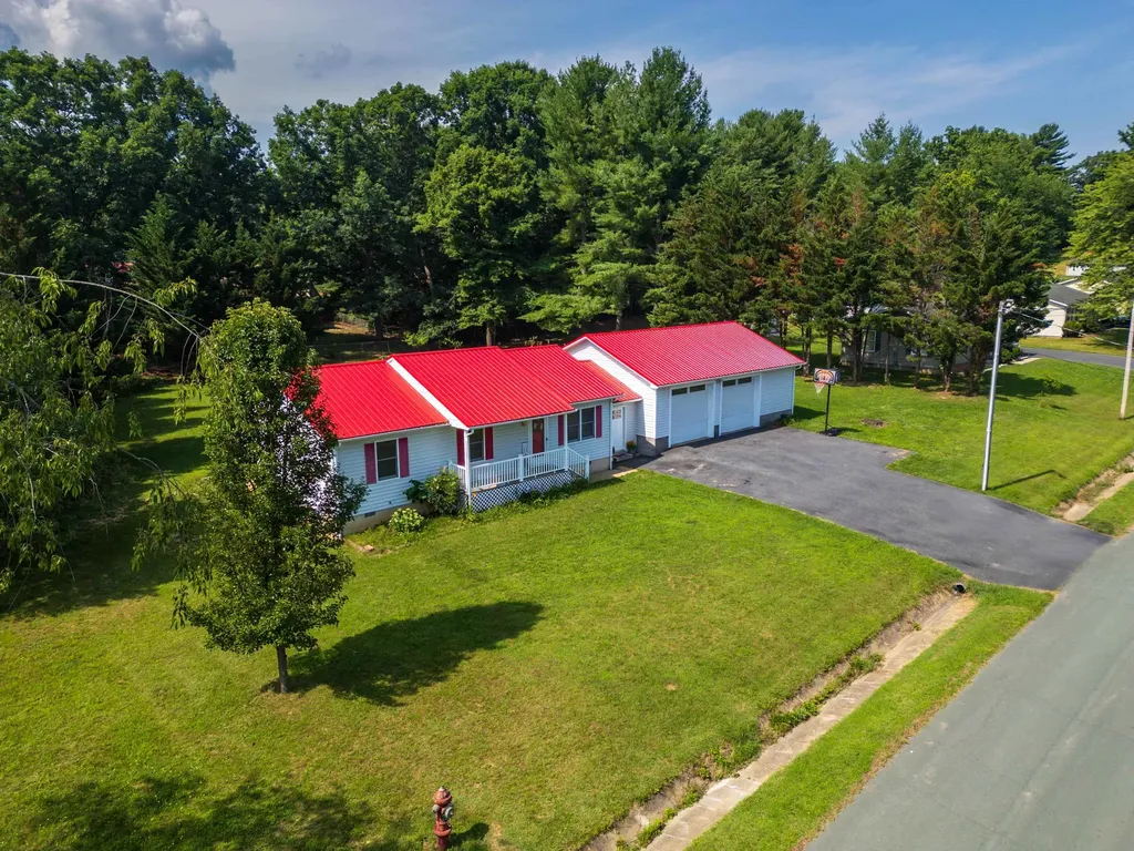 57 Greenbriar Lane Stuarts Draft VA 24477