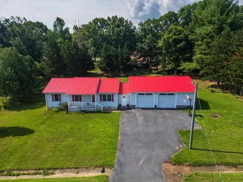 57 Greenbriar Lane Stuarts Draft VA 24477
