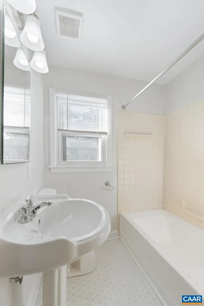 1610 Center Avenue Charlottesville VA 22903