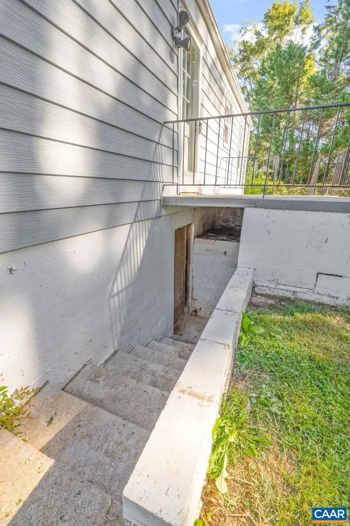 1610 Center Avenue Charlottesville VA 22903