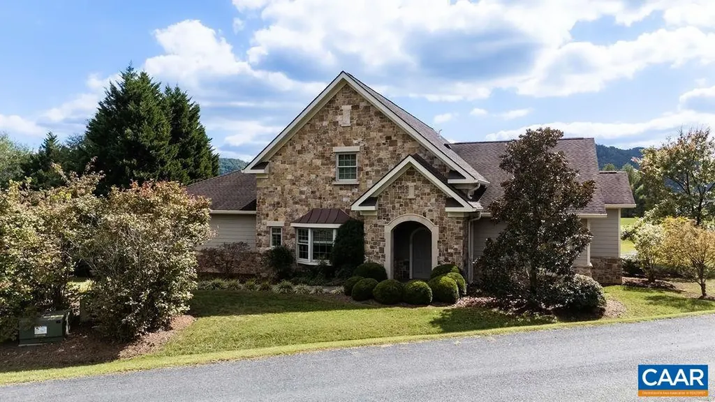 215 Rosewood Drive Nellysford VA 22958