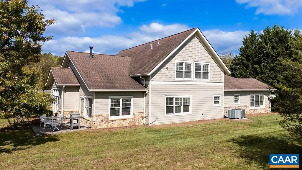 215 Rosewood Drive Nellysford VA 22958