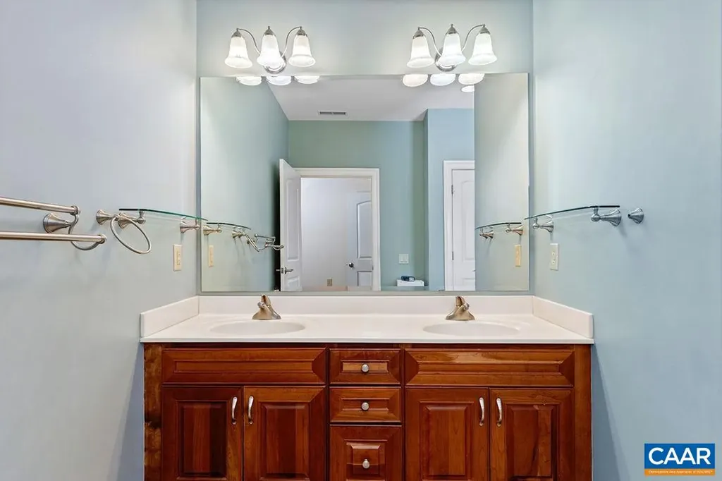 215 Rosewood Drive Nellysford VA 22958